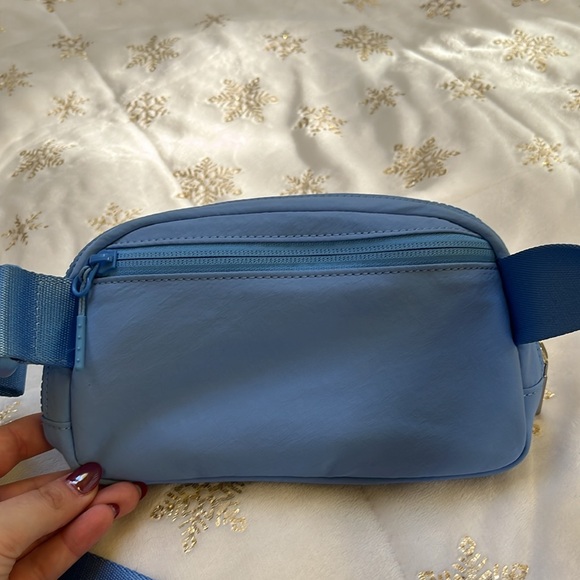 Lululemon - Everywhere Belt Bag 1L - Picture 6 of 7